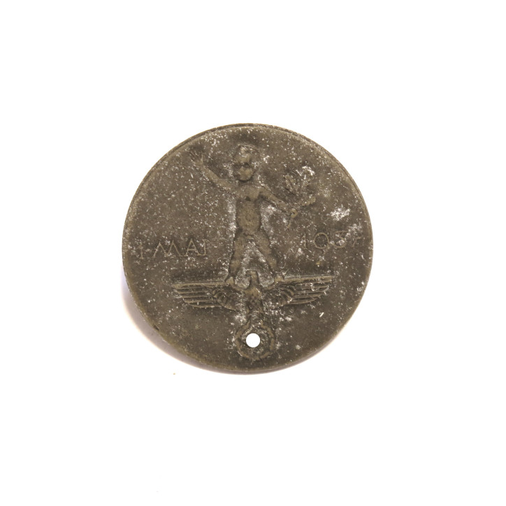 Insigne de journée  Allemande 1 Mai 1937 ref R 8 bo 43