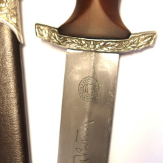 Dague d'honneur SA 1935 dedicacée poignée bois 