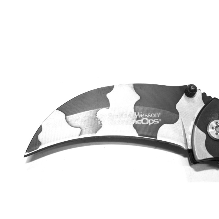 Couteau tactique pliant Smith&Wesson à lame incurvée camouflage