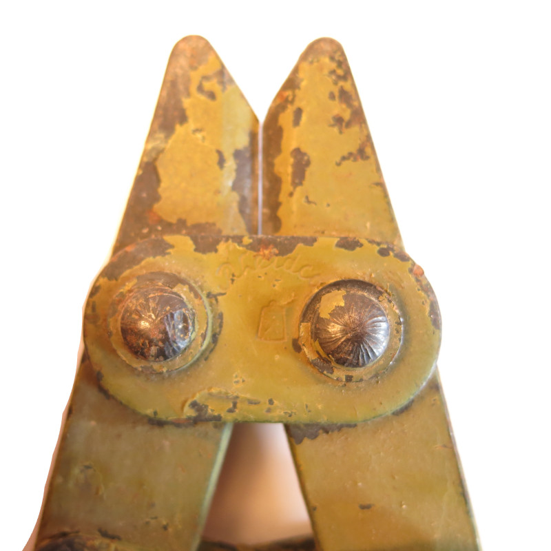 Pince a barbelé Anglaise ref pi 778