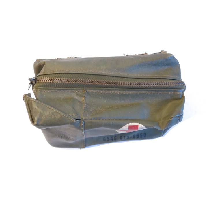 Petite sacoche  first aid kit airplane US Vietnam coton impermeabilisé  1968 ref vn 225