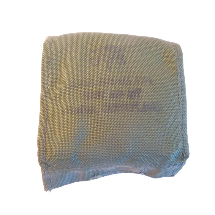 Kit first aid individuel nylon complet US Army Vietnam ref vn 777