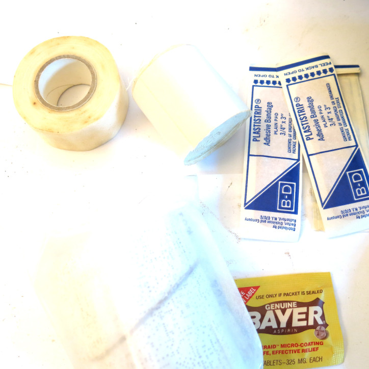 Kit first aid individuel nylon complet US Army Vietnam ref vn 777