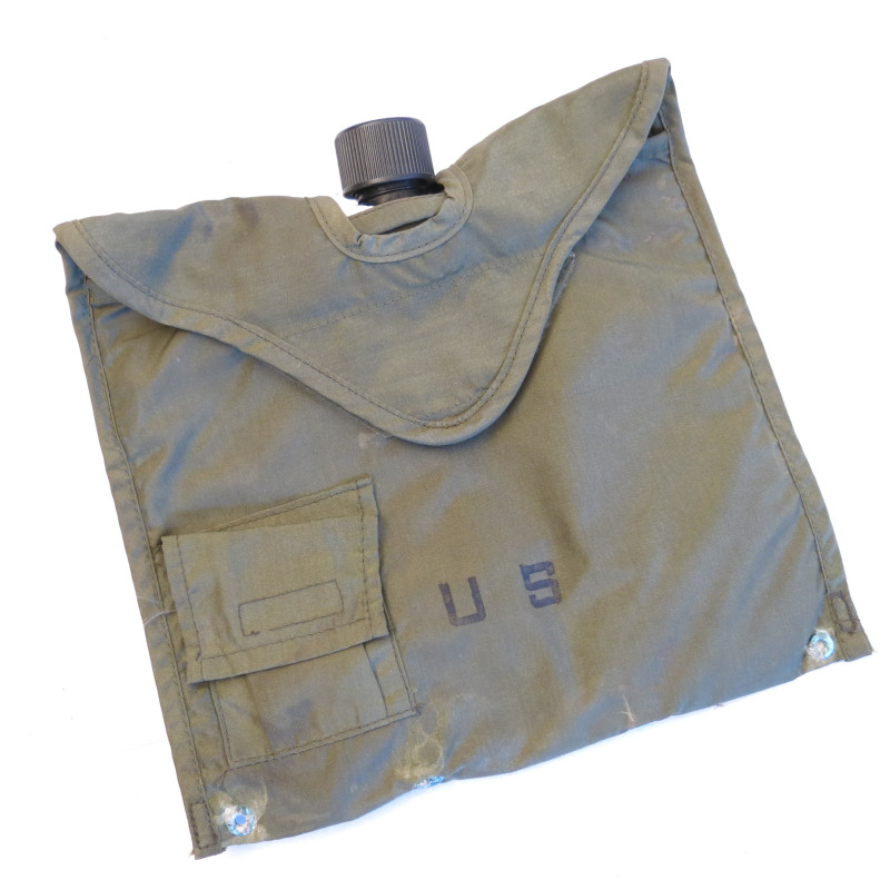 Canteen  2 quart US 1967 Vietnam avec sa housse   ref u 188