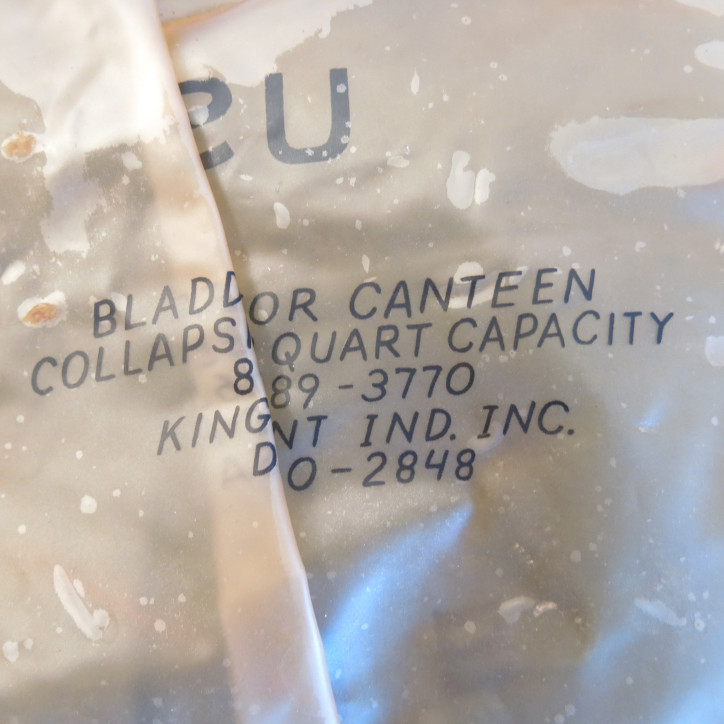 Canteen  2 quart US 1967 Vietnam avec sa housse   ref u 188
