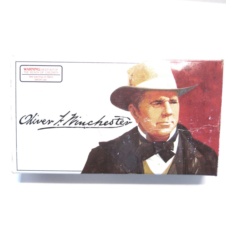 Boite pleine  de cartouches 38-55 Winchester  commemorative Oliver Winchester