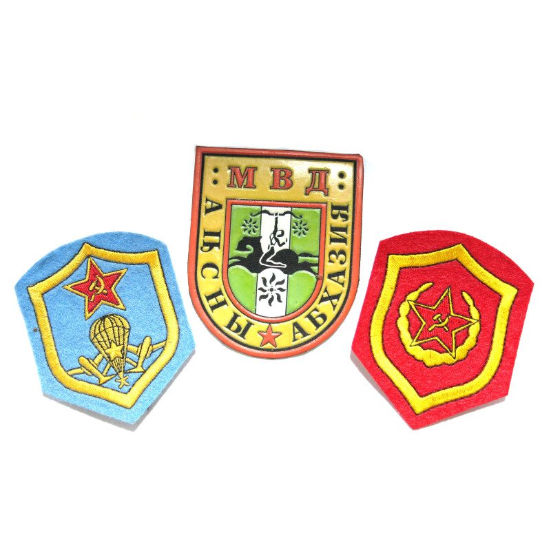 Lot de 3 insignes tissus Russe ref 40 bo 65