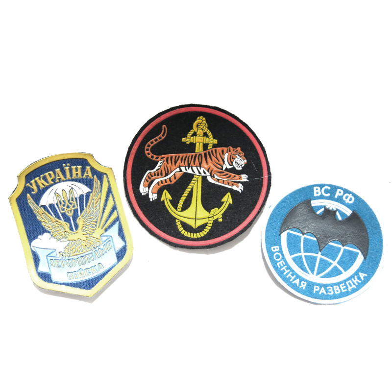 Lot de 3 insignes tissus Russe ref 41 bo 65