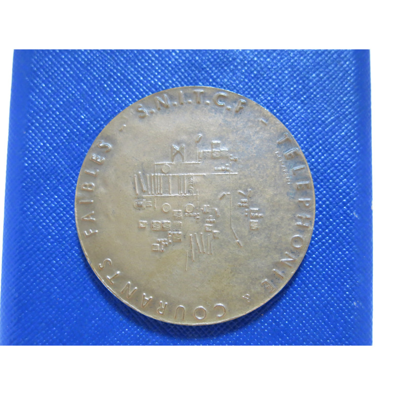 Médaille SNITCF avec sa boite Réf bo 9