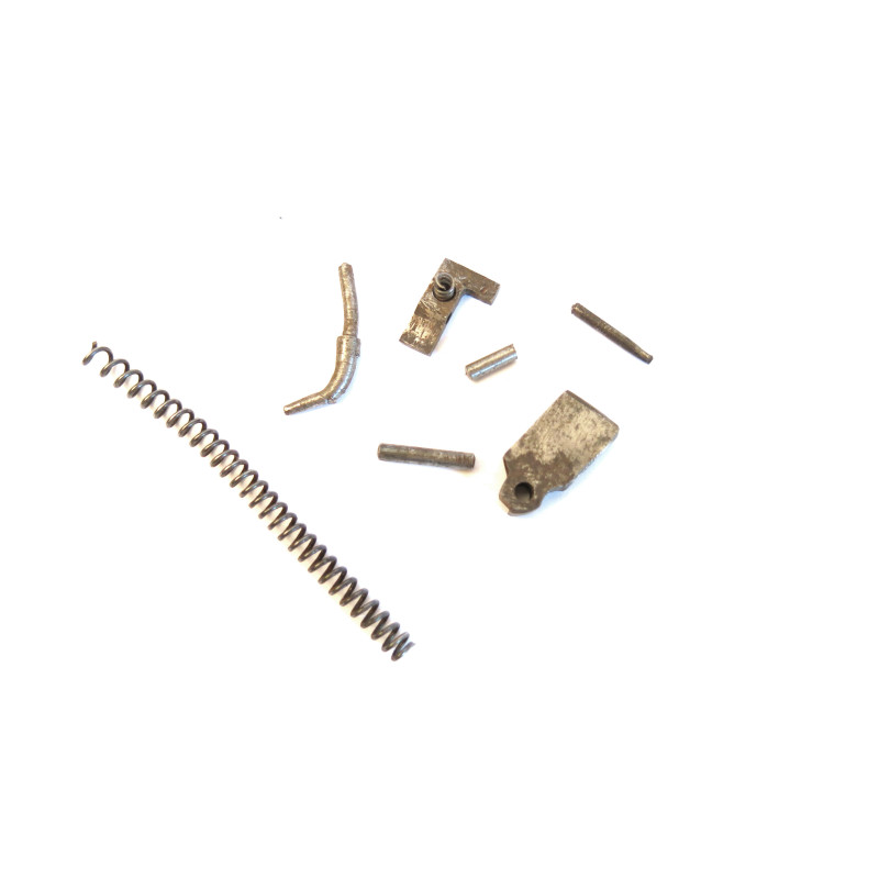 Lot de pieces pistolet  ASTRA ref 810 