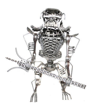 Statuette métallique du Predator avec sa hache