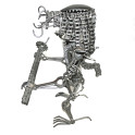 Statuette métallique du Predator avec sa hache