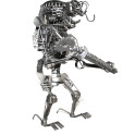 Statuette métallique du Predator avec sa hache