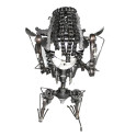 Statuette métallique du Predator avec ses massues