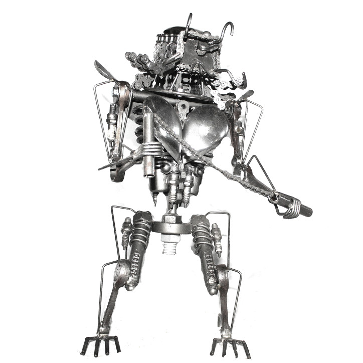 Statuette métallique du Predator avec nunchakus