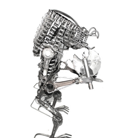 Statuette métallique du Predator avec doubles haches