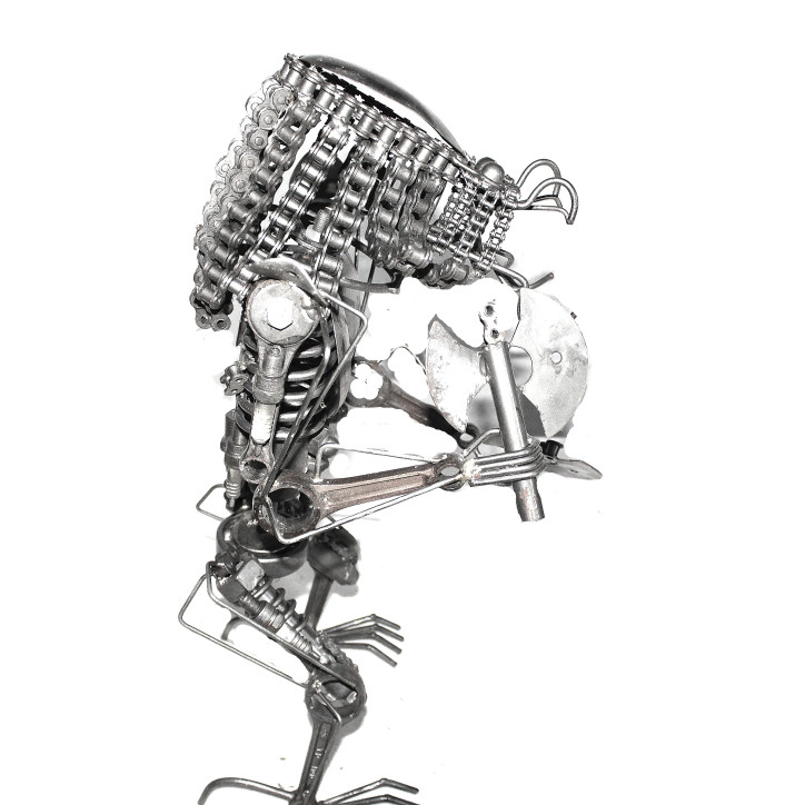 Statuette métallique du Predator avec doubles haches
