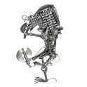 Statuette métallique du Predator avec doubles haches