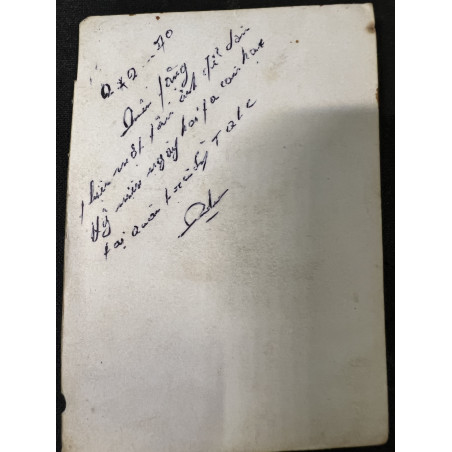 Photo originale soldat ARVN posant avec son pistolet signée