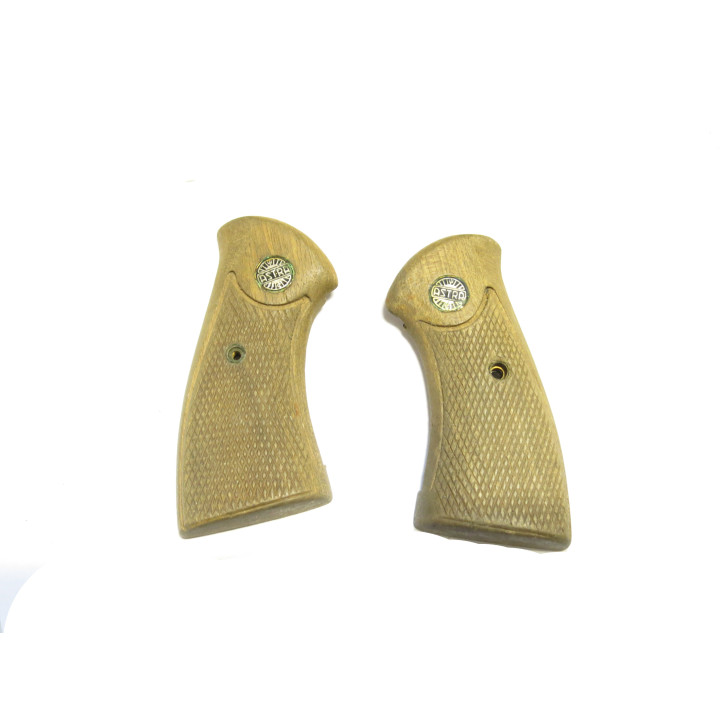Paire de plaquettes revolver  ASTRA  ref 77  bo 12 2022