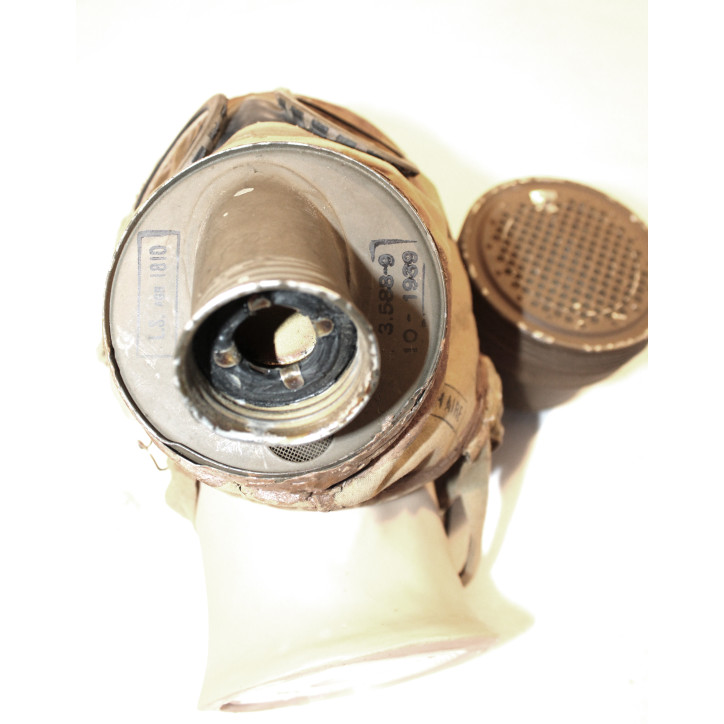 Masque à gaz WW2 daté 1939 complet avec sa sacoche de transport marquée