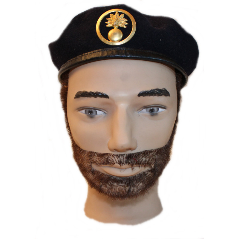 Béret de l'école militaire interarmées avec insigne