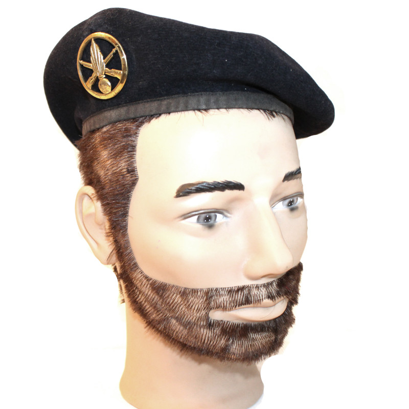 Béret de l'infanterie de l'AF avec son insigne