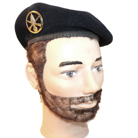 Béret de l'infanterie de l'AF avec son insigne