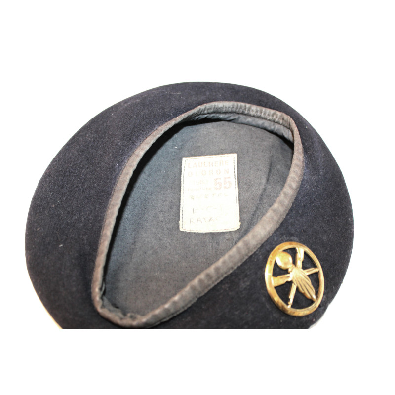 Béret de l'infanterie de l'AF avec son insigne