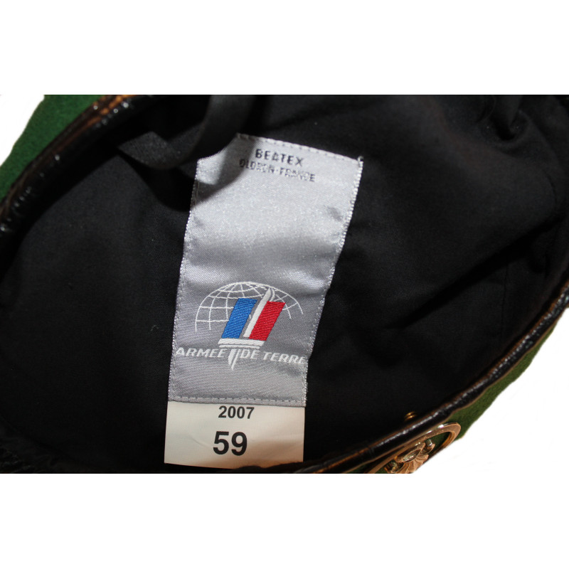 Béret de la légion étrangère détachement de Mayotte avec sa flamme