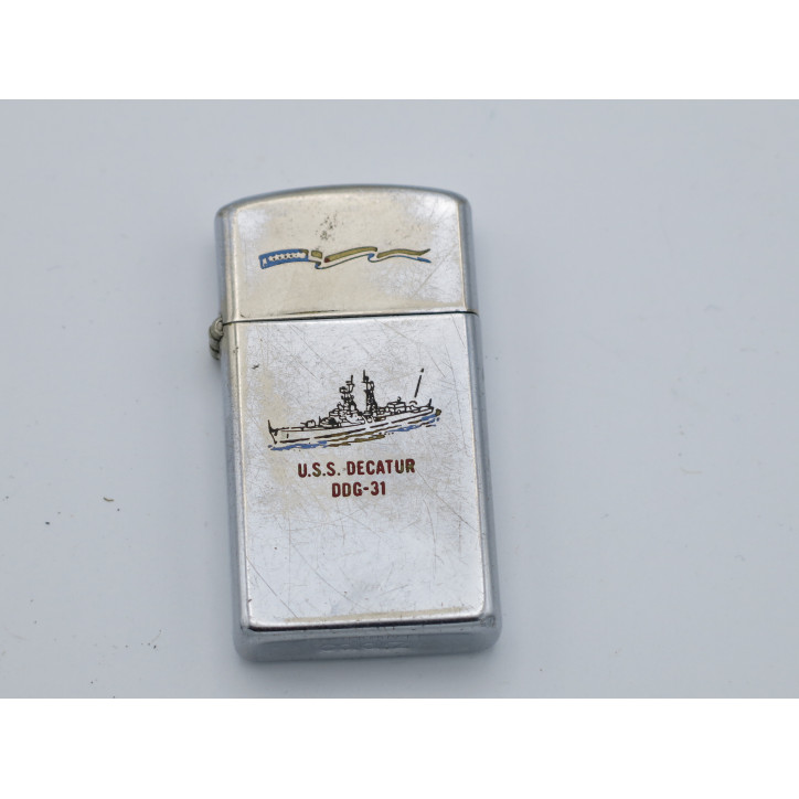 Zippo original de 1974 gravé  bateau USS Decatur US Vietnam   ref 80                               