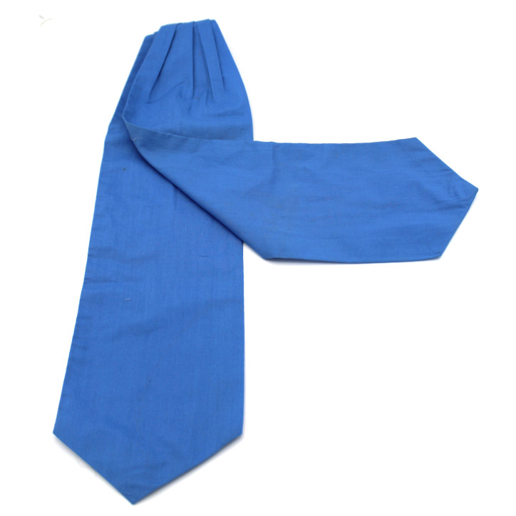 Cravate réglementaire bleu d'un officier de l'armée française