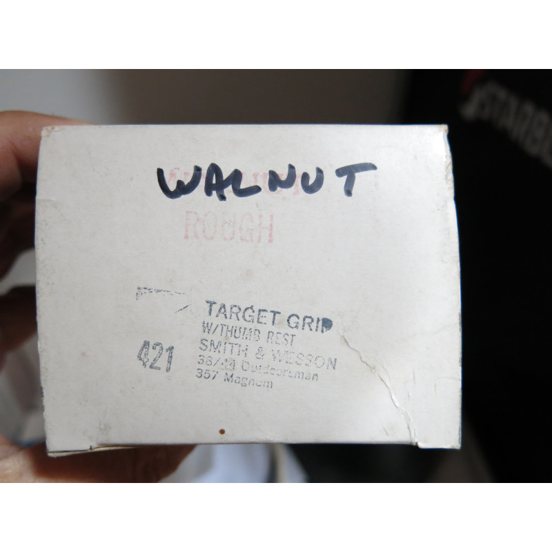 Paire de plaquettes de crosse Jay Scott pour Smith et Wesson  Outdoorsman 38/44 /357 mag ref 421 Walnut 