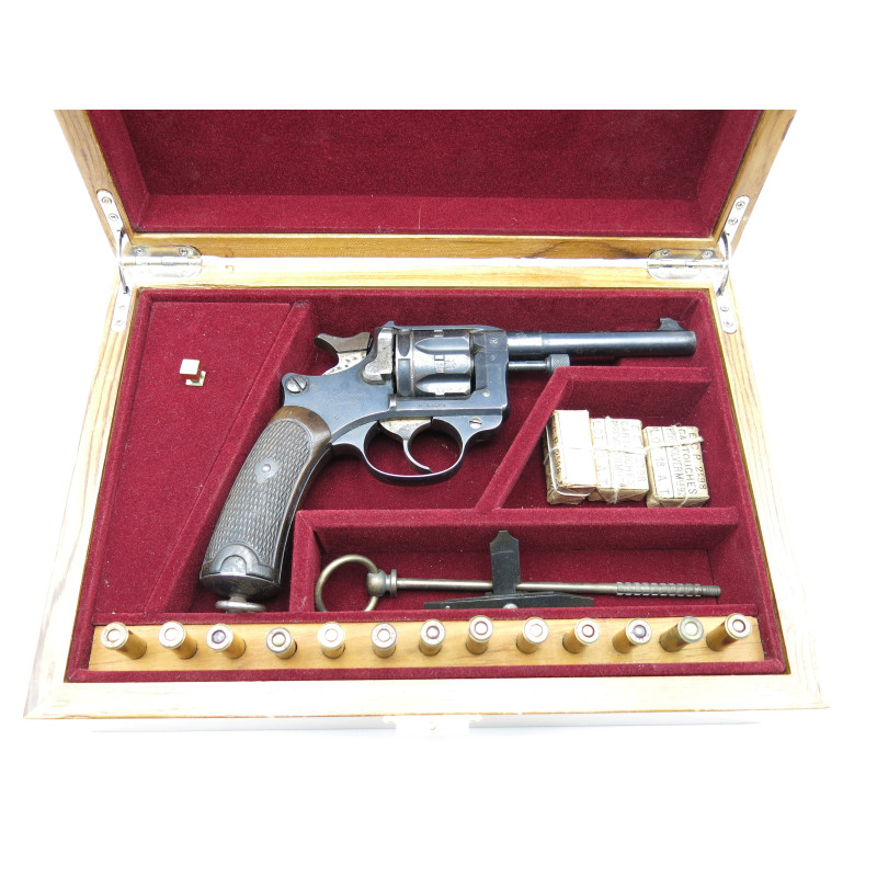 Coffret  de presentation revolver 1892 ref 8