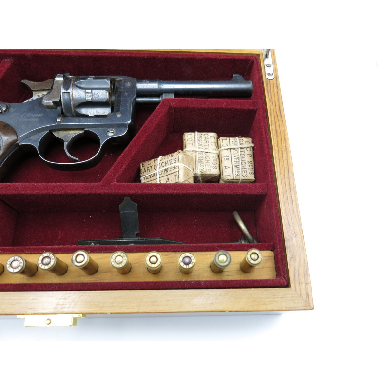 Coffret  de presentation revolver 1892 ref 8