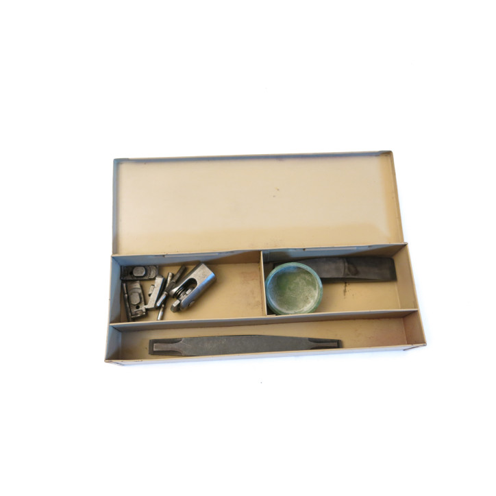 litle box toll  MG 34 ww2 ref bo 477