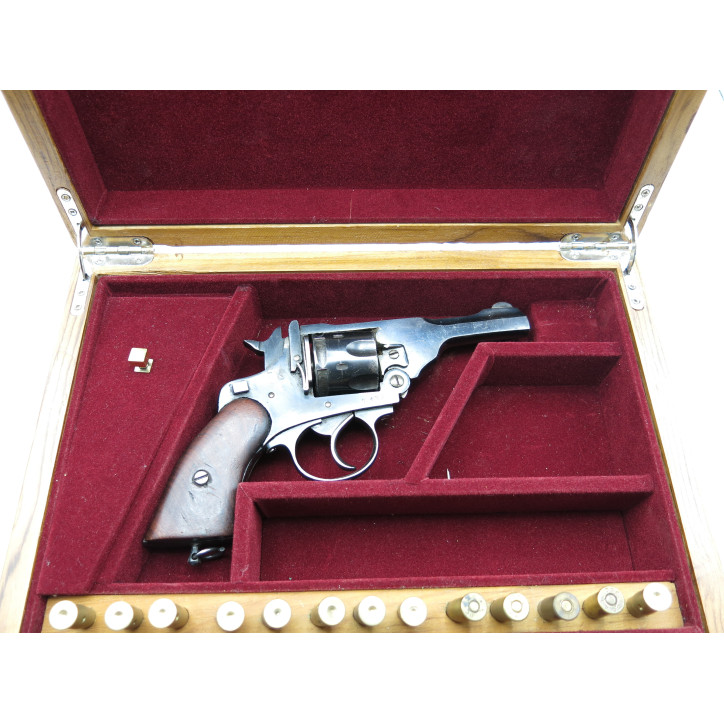 Coffret pour revolver Enfield 380 court ref 8