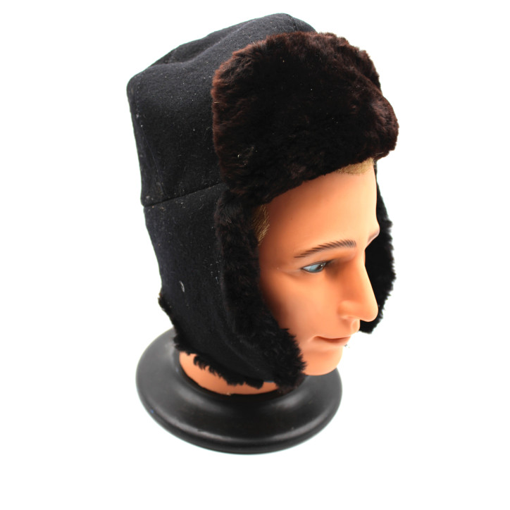 Ouchanka (chapka) marron et noire capitonnée