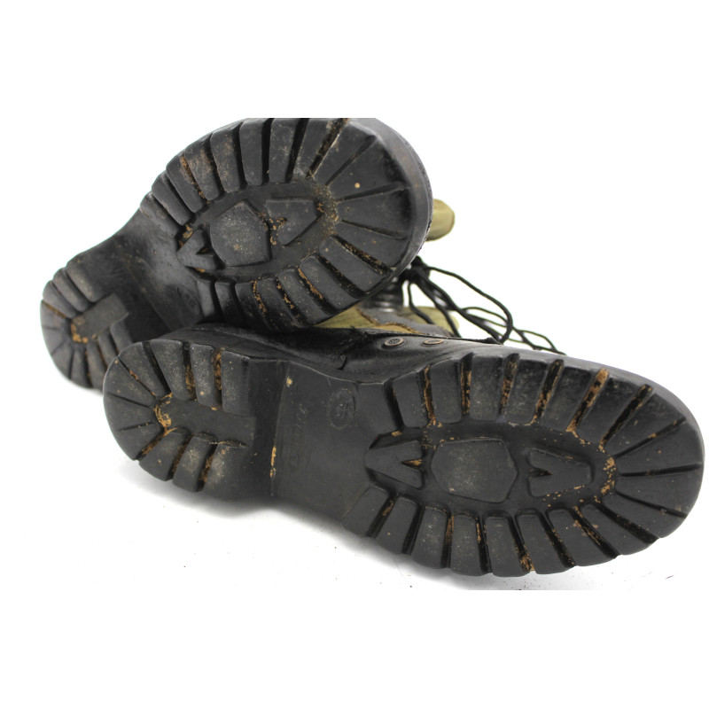 Jungle boots originales taille 6R BATA semelle vibram