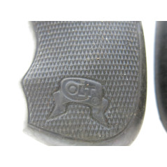 Plaquettes revolver COLT V frame   ref box 217 