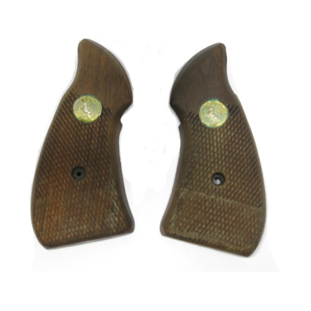 Plaquettes bois revolver COLT ref  666  box 217 