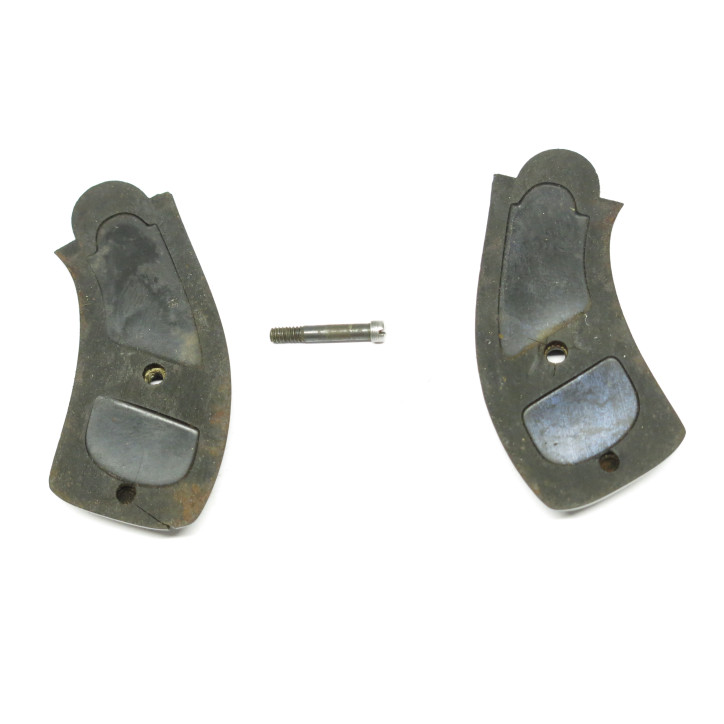 Paire de plaquettes de crosse bakélite revolver Réf 777 box 217