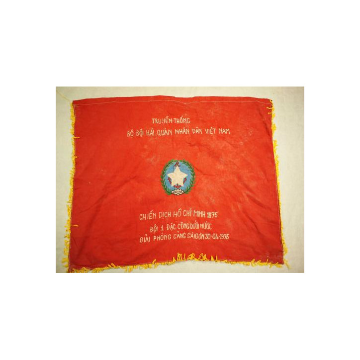 Drapeau nord Vietnam  ref un 107