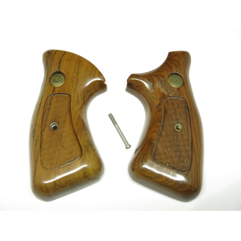 Paire de plaquettes de crosse  bois revolver TAURUS 669  box 186