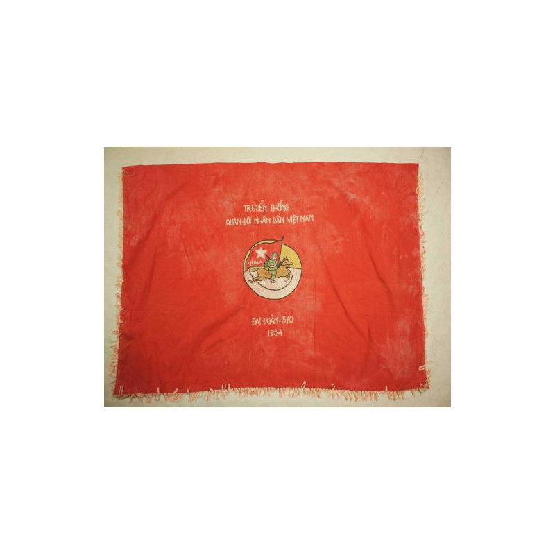 Drapeau Viet- cong ref un 114