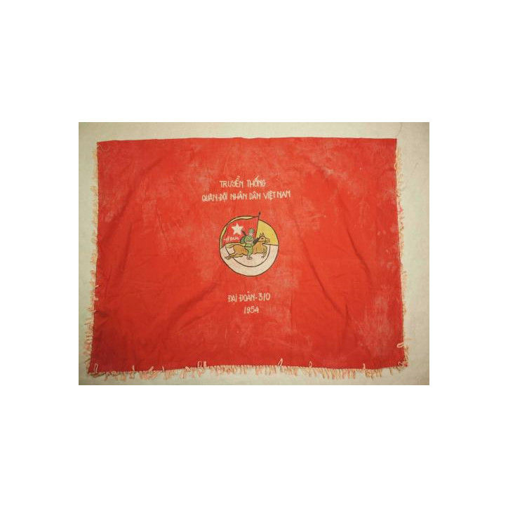Drapeau Viet- cong ref un 114