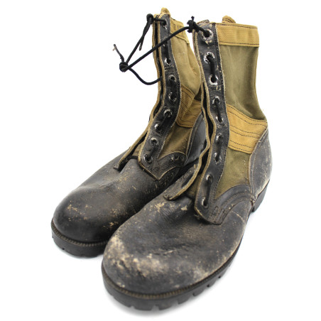 Jungle boots originales taille 7W International Shoe Cie datée 1966