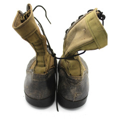 Jungle boots originales taille 7W CIC avec semelle VIBRAM de 1965