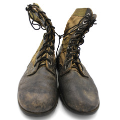 Jungle boots originales taille 7W CIC avec semelle VIBRAM de 1965