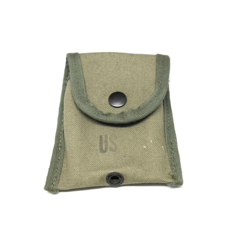 Porte pansement Modèle 1944 .